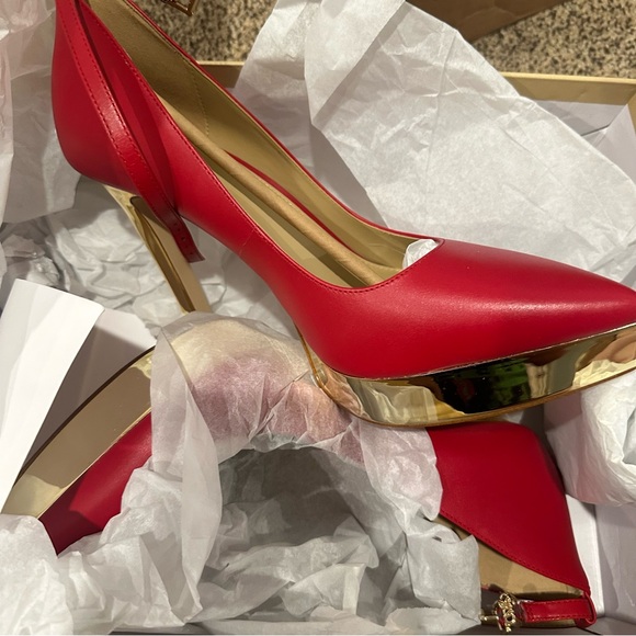 Brand New in Box Micheal Kors Pumps - Picture 6 of 6